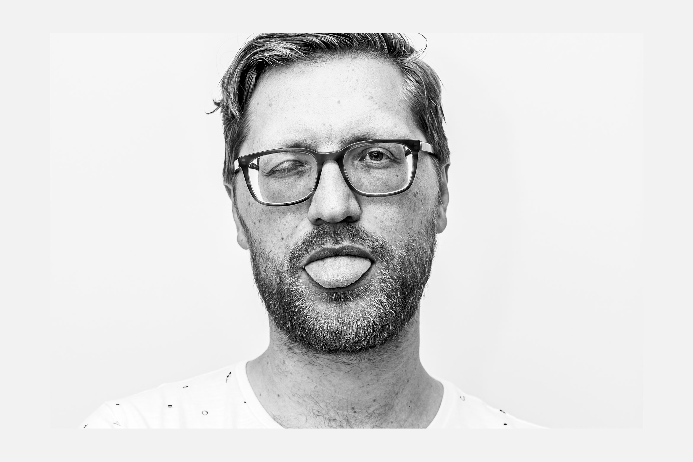 Lea Taaks Art Direction + UI Design – Portrait Photo